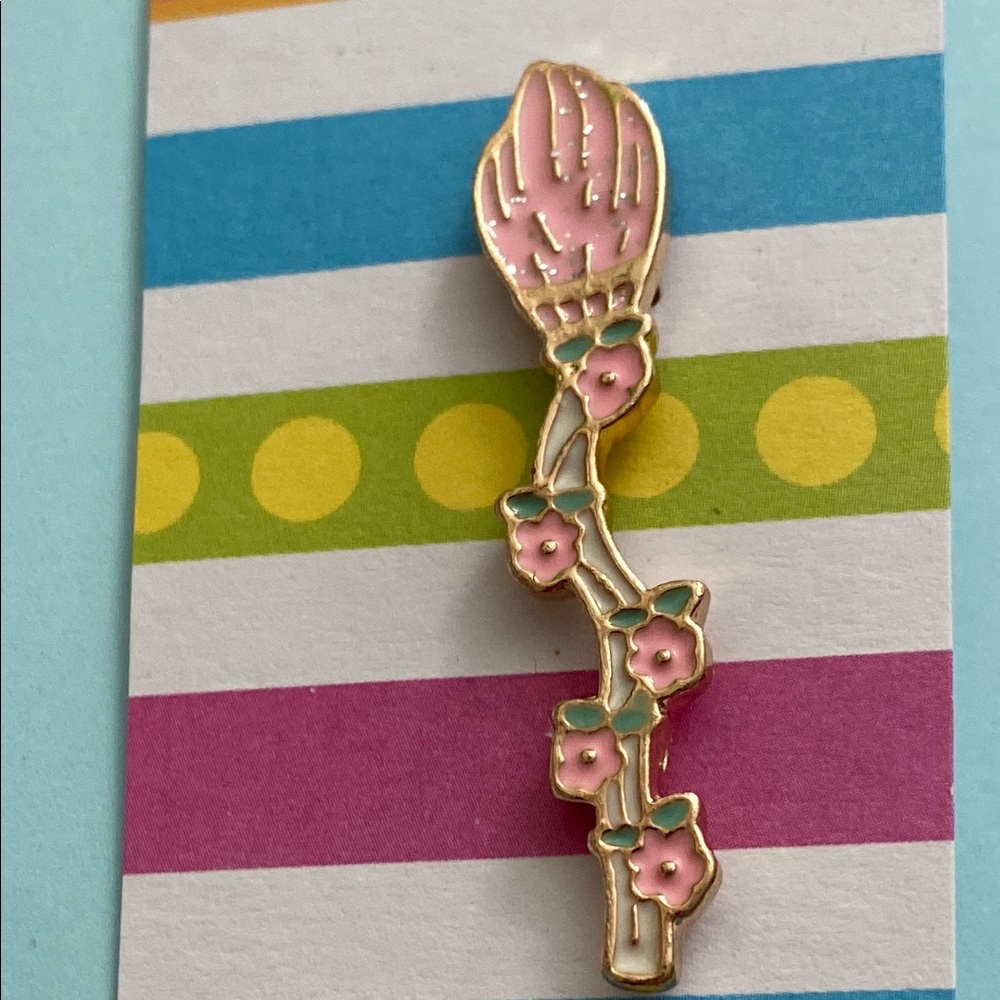 5/$10❤️❤️❤️NEW Pink Floral Witches Broom Enamel Pin